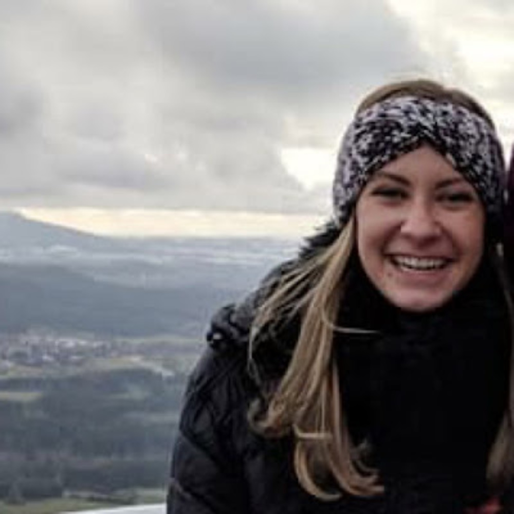 Meet your Posher, Danielle